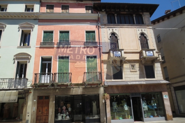 fronte palazzetto - RUSTICO THIENE (VI)